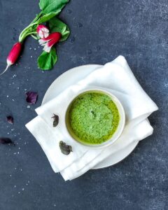 Pesto de fanes de radis et basilic Pesto de fanes de radis et basilic