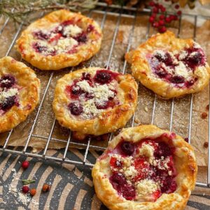 mini-tartelettes feuilletées aux fruits rouges