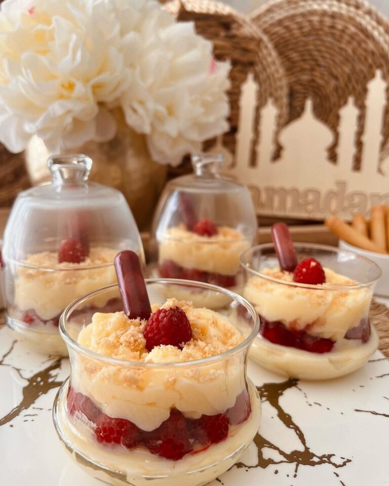 Crème aux fruits rouges et aux biscuits