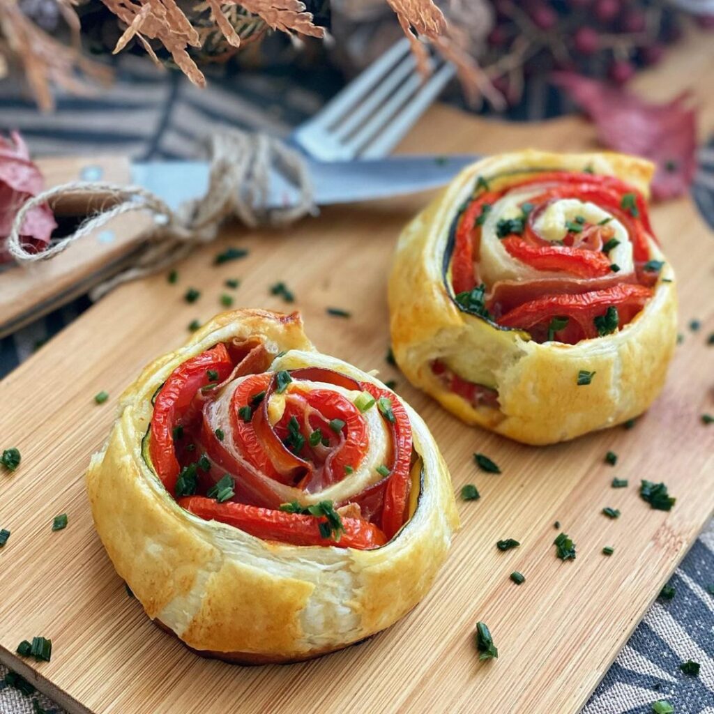 Roulé feuilleté au jambon fumé et aux courgettes
