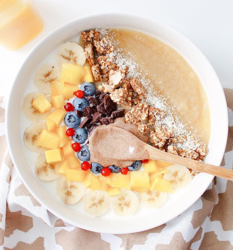 Bowl granola myrtilles et bananes Bowl granola myrtilles et bananes