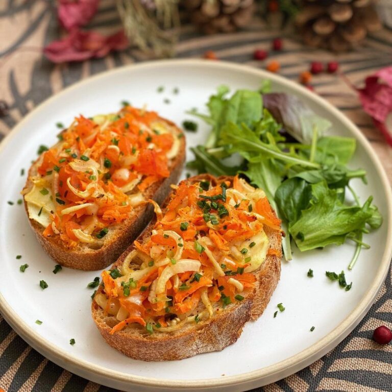 Tartines de courgette et carotte râpées Tartines de courgette et carotte râpées