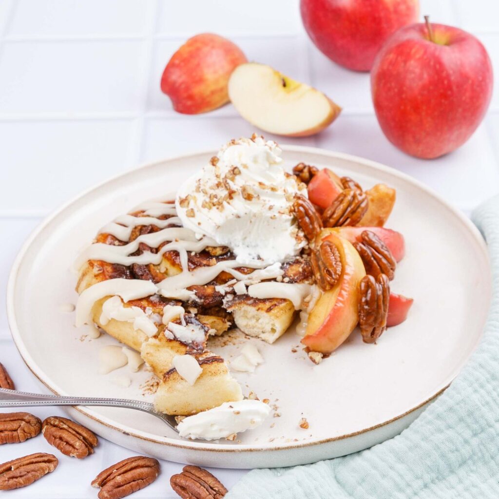 Rollin’ Cinnamon Pancakes