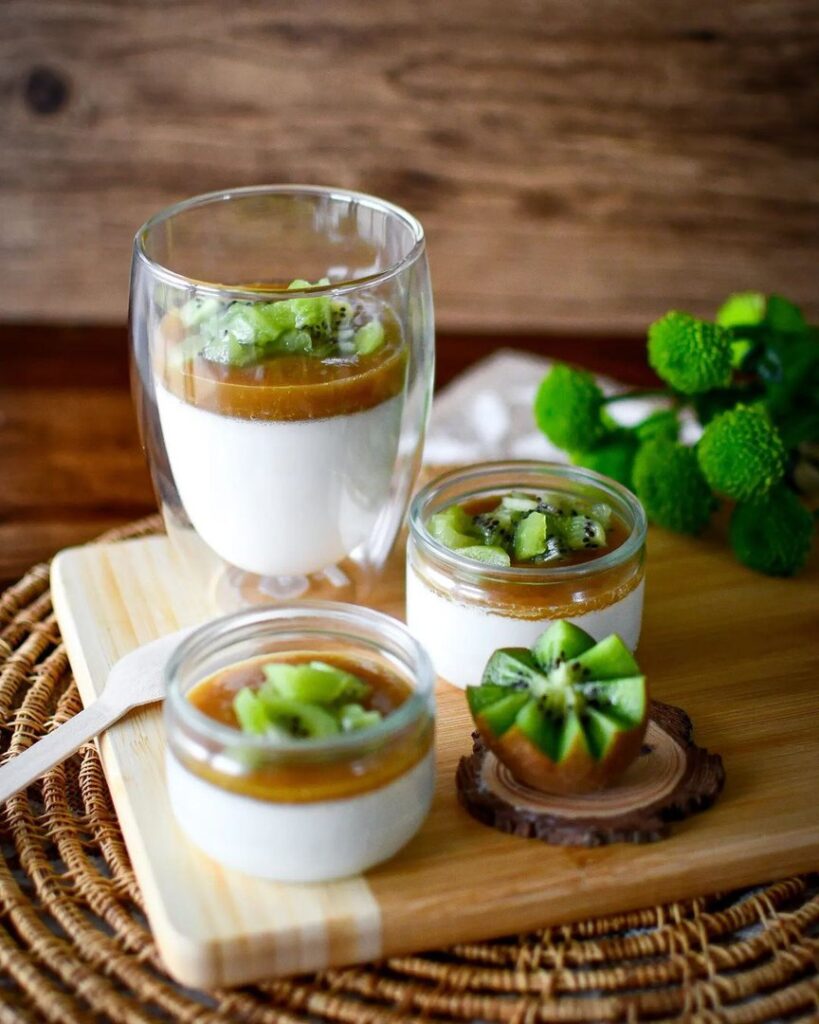 Panna cotta coco et coulis de mangue