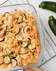 Gratin de pâtes, courgettes & poulet