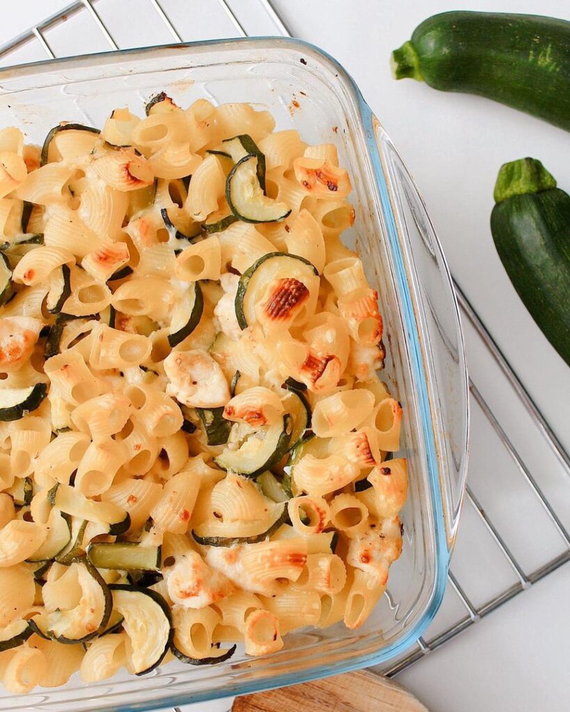 Gratin de pâtes, courgettes & poulet