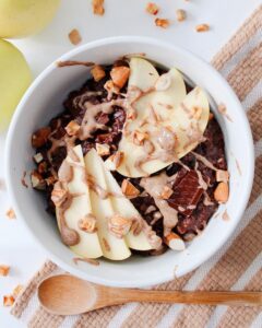 Porridge au cacao et à la pomme