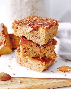 Carrés moelleux aux amandes Carrés moelleux aux amandes