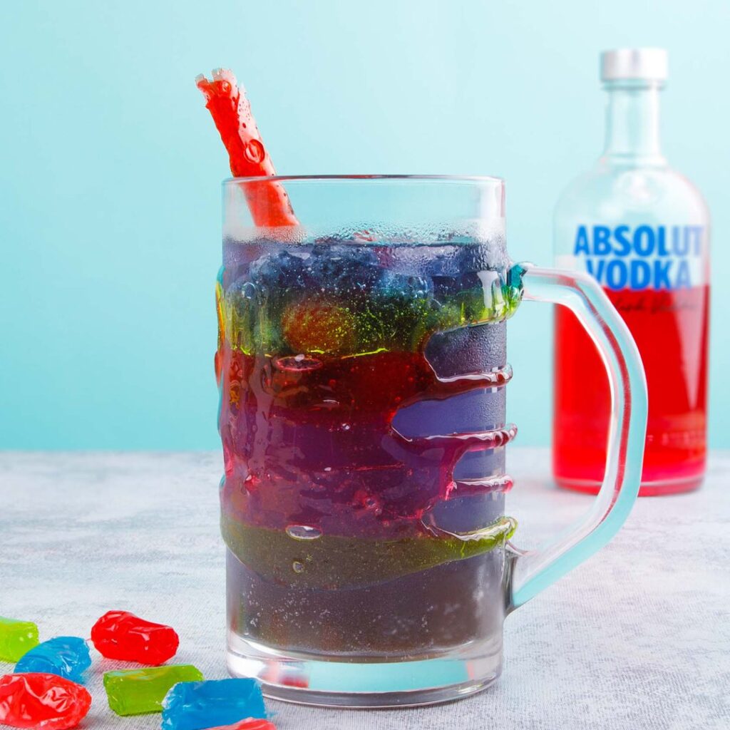 Boisson arc-en-ciel aux fruits