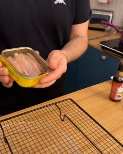 Lata de sardinha de comer