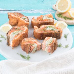 ¡Sushi de salmón frito y aguacate!