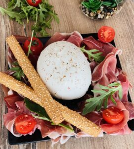 Salade italienne burrata jambon pesto Salade italienne burrata jambon pesto