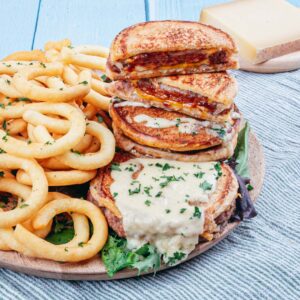 Croque- Burger-Madame à l’Etivaz Croque- Burger-Madame à l’Etivaz