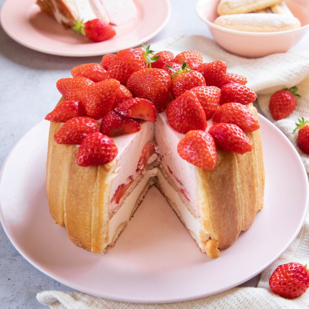 La meilleure Charlotte aux fraises