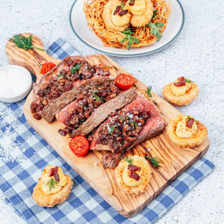 Ovos no ninho & filé com bacon