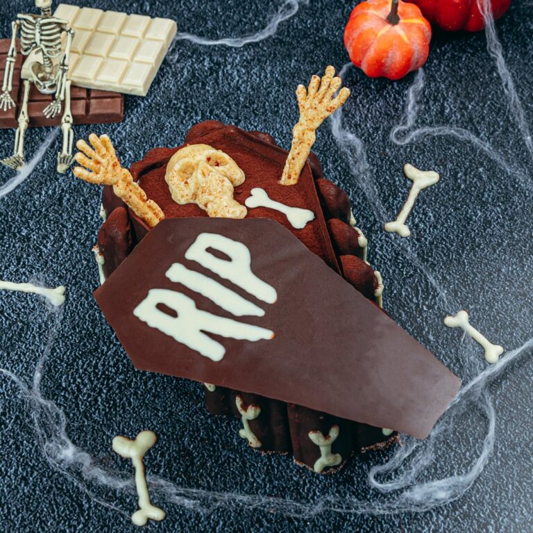 Birnensarg für Halloween