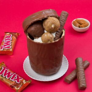 Postre de helado y chocolate!