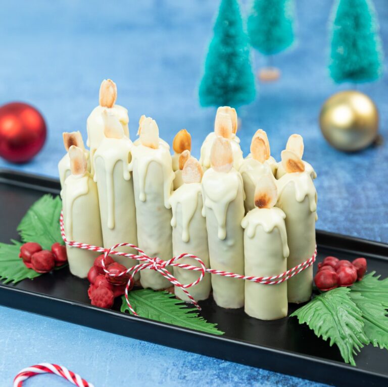 Le gâteau bougies de Noël Le gâteau bougies de Noël