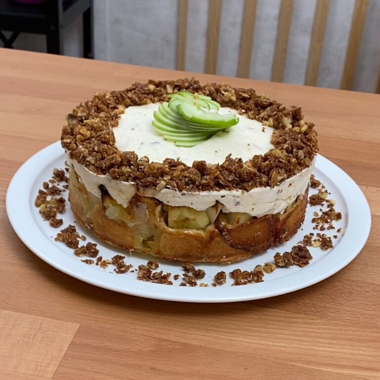 Bolo de rolo de maçã e canela