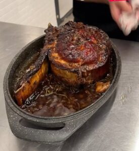 ¡Carne al horno y papas!