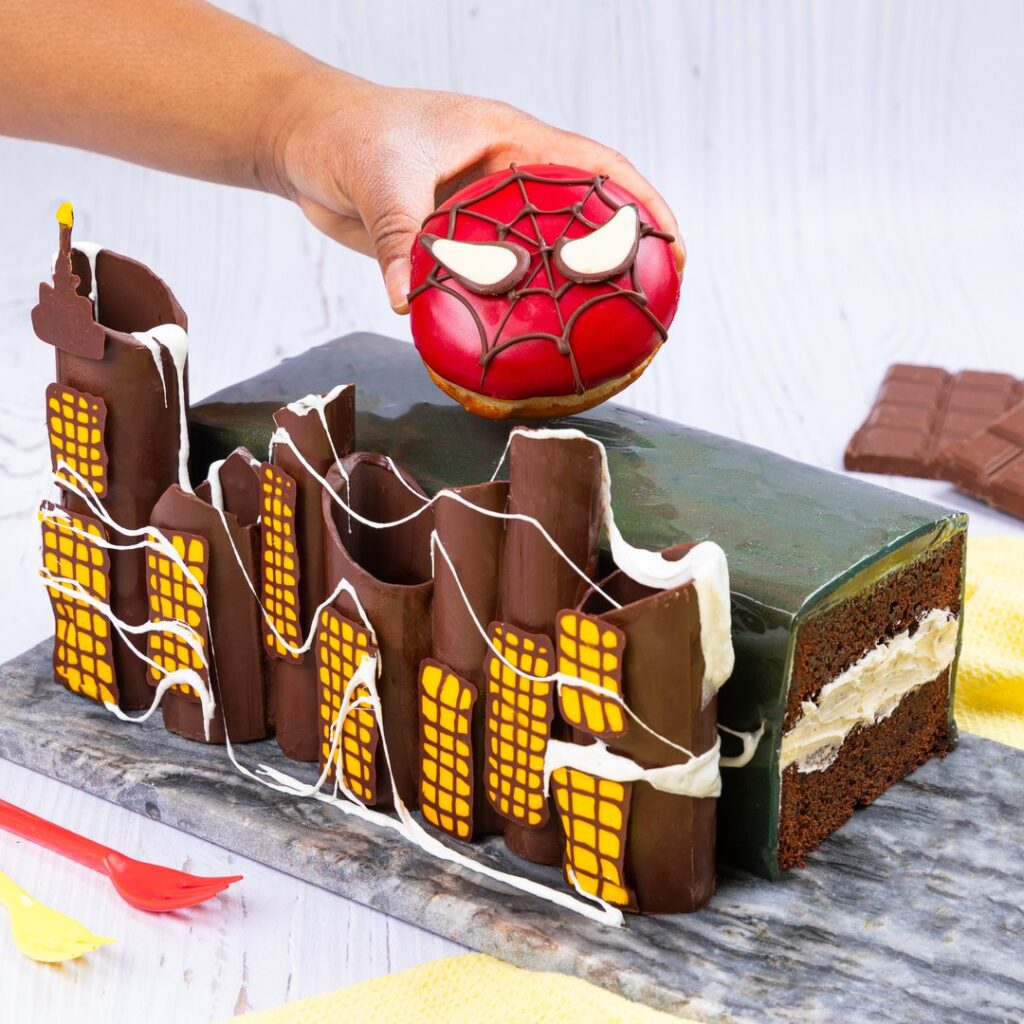 Pastel Spiderman y la ciudad!