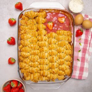 Croissant com morangos