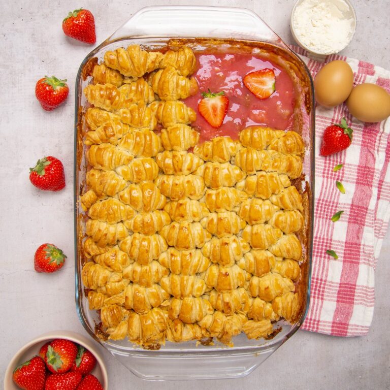 Croissant com morangos