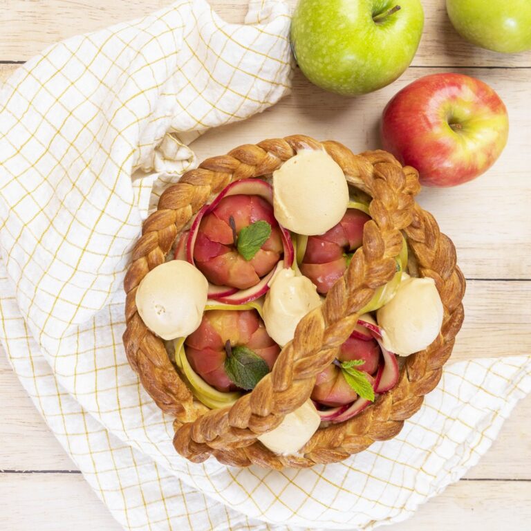 Baked Apple Basket