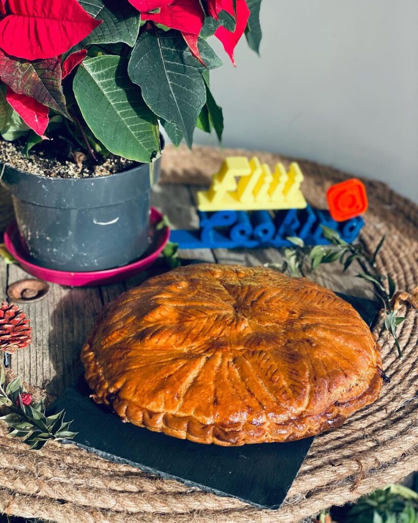 Galette des rois à la pomme et à la pistache