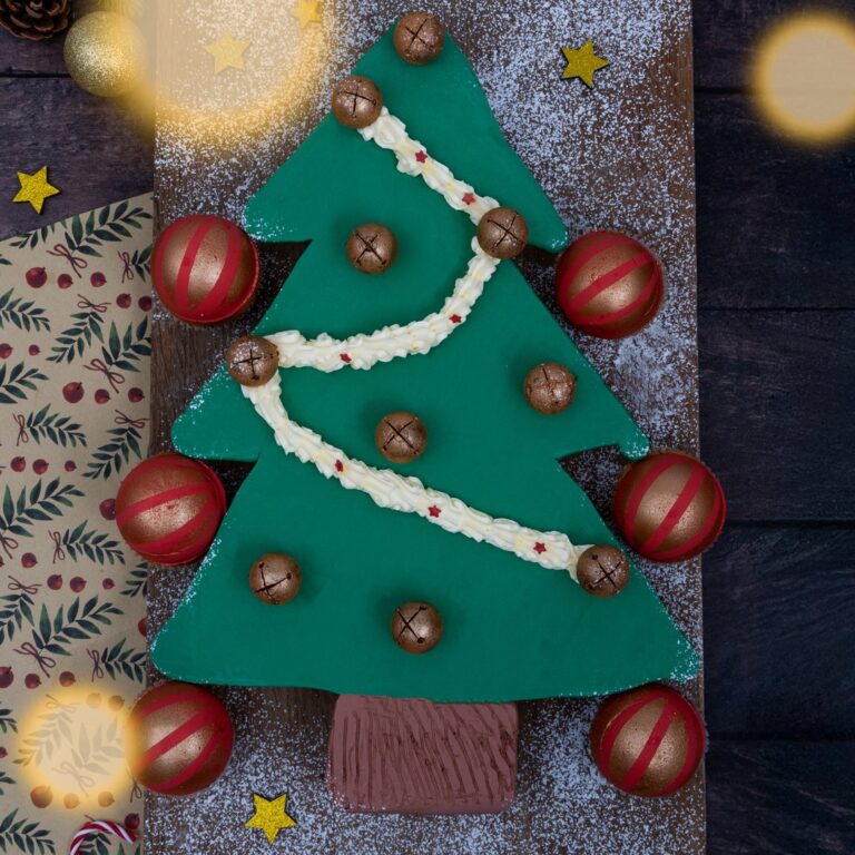 Christmas Tree Pull-Apart Cupcakes