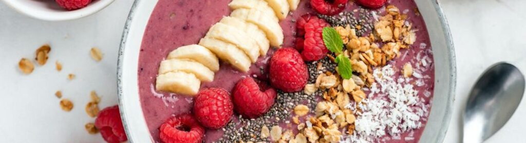 Recette smoothie bowl aux super aliments : un petit bol de bonheur