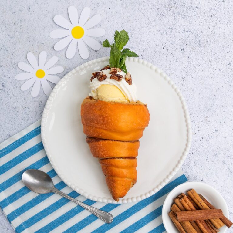 Cinnamon Roll Easter Cones