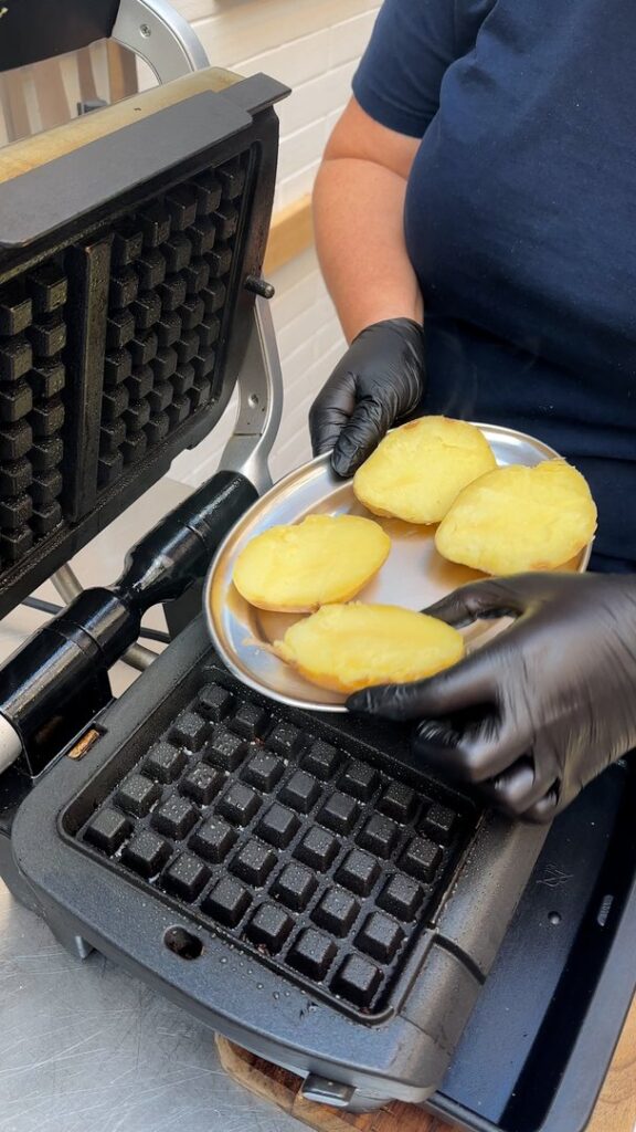 Waffles de papas con raclette todo en uno🥔🧀