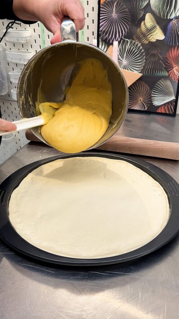 Pizza dessert aux pépites de chocolat