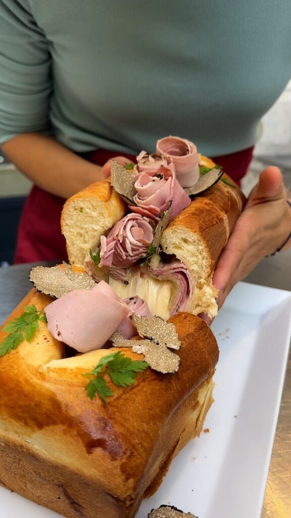 Brioche de luxo com presunto e queijo🍄
