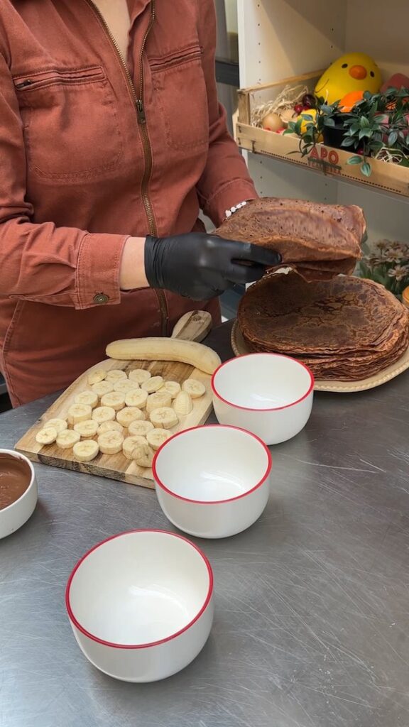 Nutella Bananen Sahne Pfannkuchenkuchen! 🥞🍫