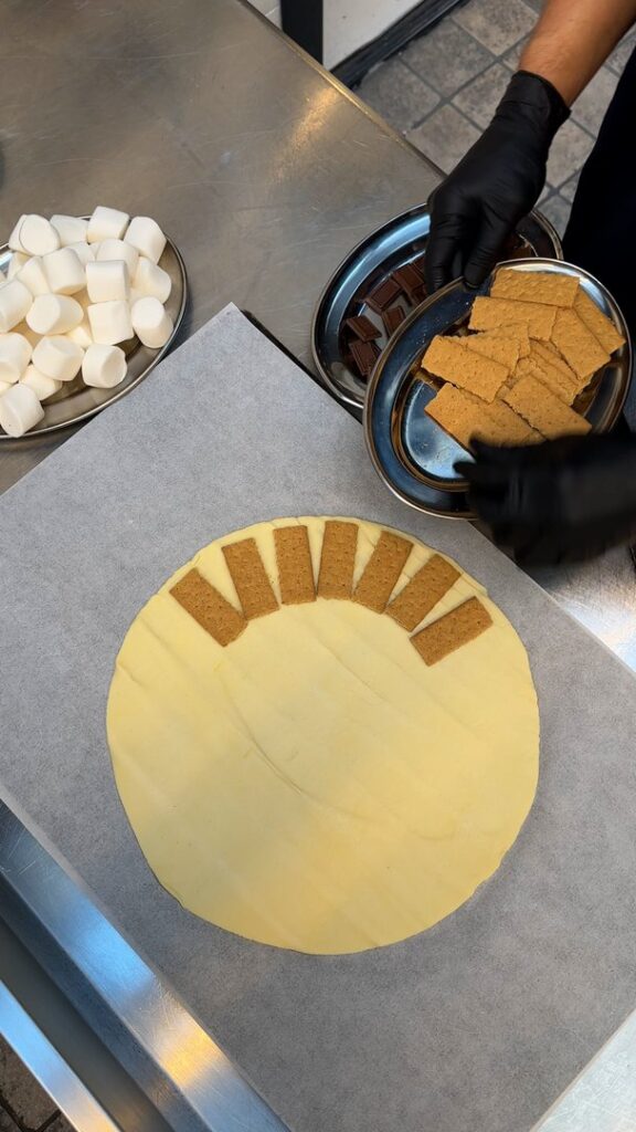 S&rsquo;mores Dipper sur Pâte Feuilletée🌟🍫