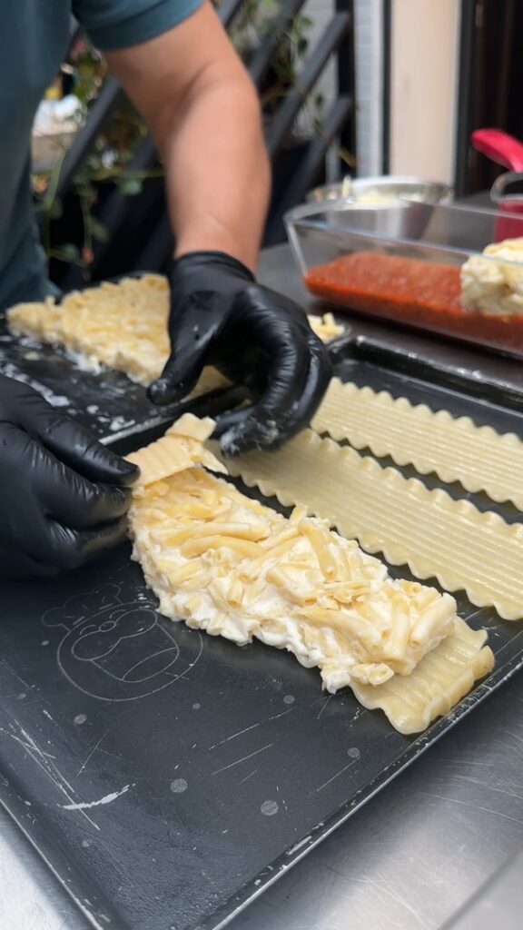 Mac & Cheese Lasagna Rolls