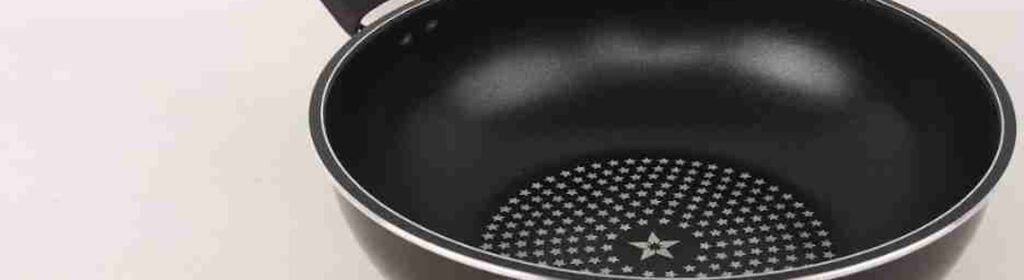 Poêle inox : 4 secrets pour réussir toutes vos cuissons et savoir comment la nettoyer comme un chef