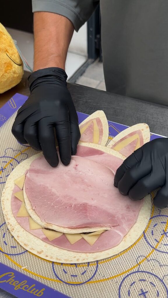 Labubu Ham & Cheese Quesadilla : recipe Chefclub | chefclub.tv
