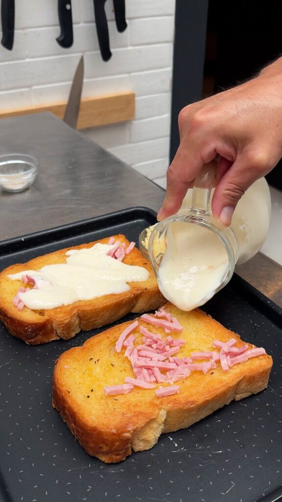 La tartine gratinée jambon béchamel