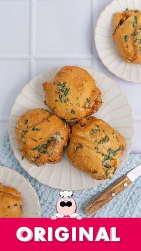Lasagna Garlic Knots