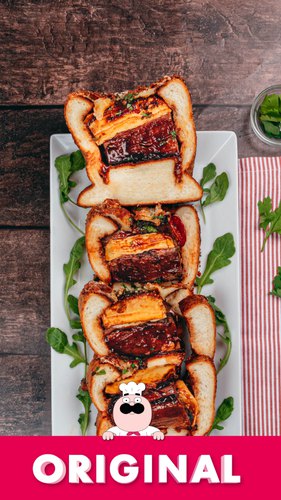 Garlic Bread Brisket Lasagna